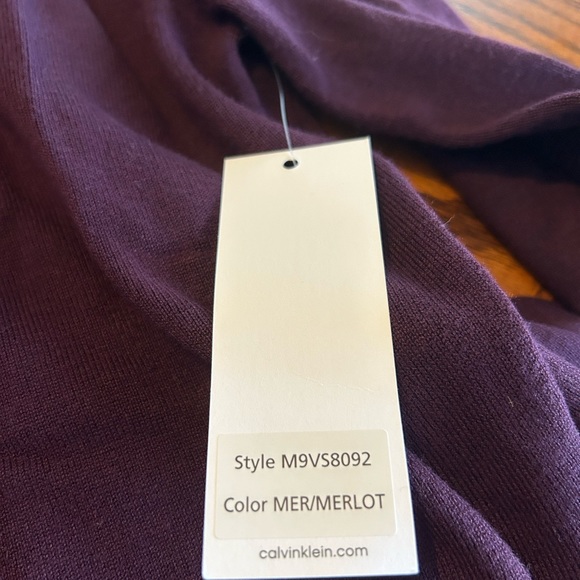 Calvin Klein Small Merlot knot turtleneck. - Picture 3 of 3